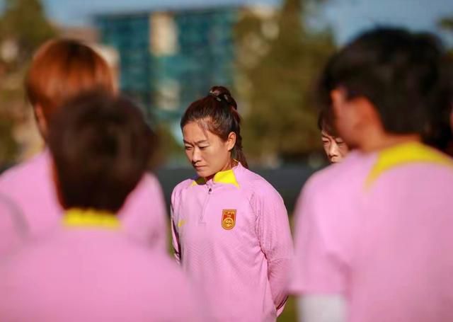 快步是漂亮女人
